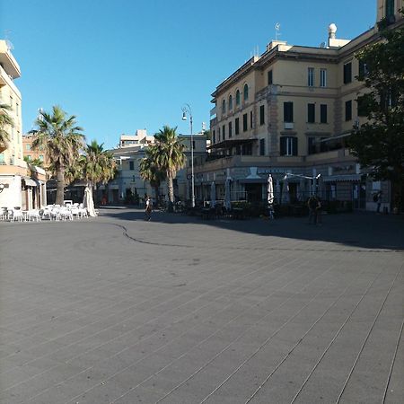 Attico Con Terrazza In Via Dei Traghetti Lejlighed Lido di Ostia Eksteriør billede