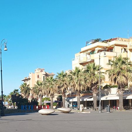 Attico Con Terrazza In Via Dei Traghetti Lejlighed Lido di Ostia Eksteriør billede