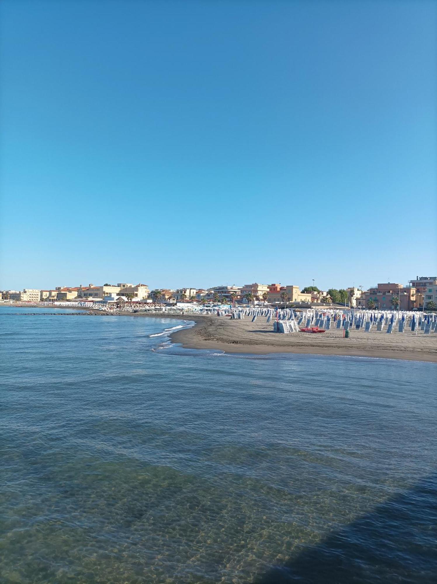Attico Con Terrazza In Via Dei Traghetti Lejlighed Lido di Ostia Eksteriør billede