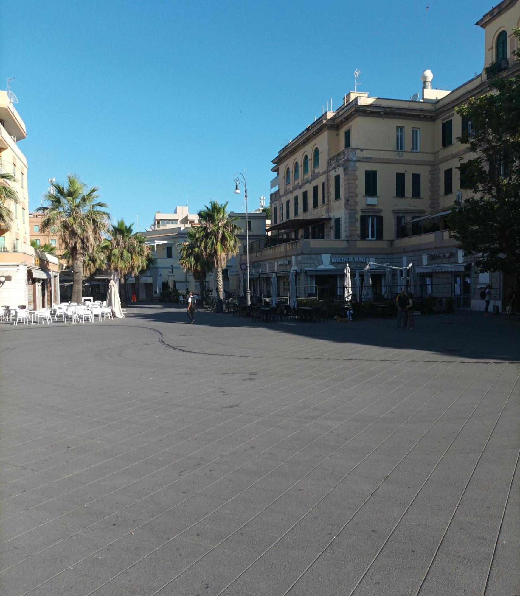 Attico Con Terrazza In Via Dei Traghetti Lejlighed Lido di Ostia Eksteriør billede