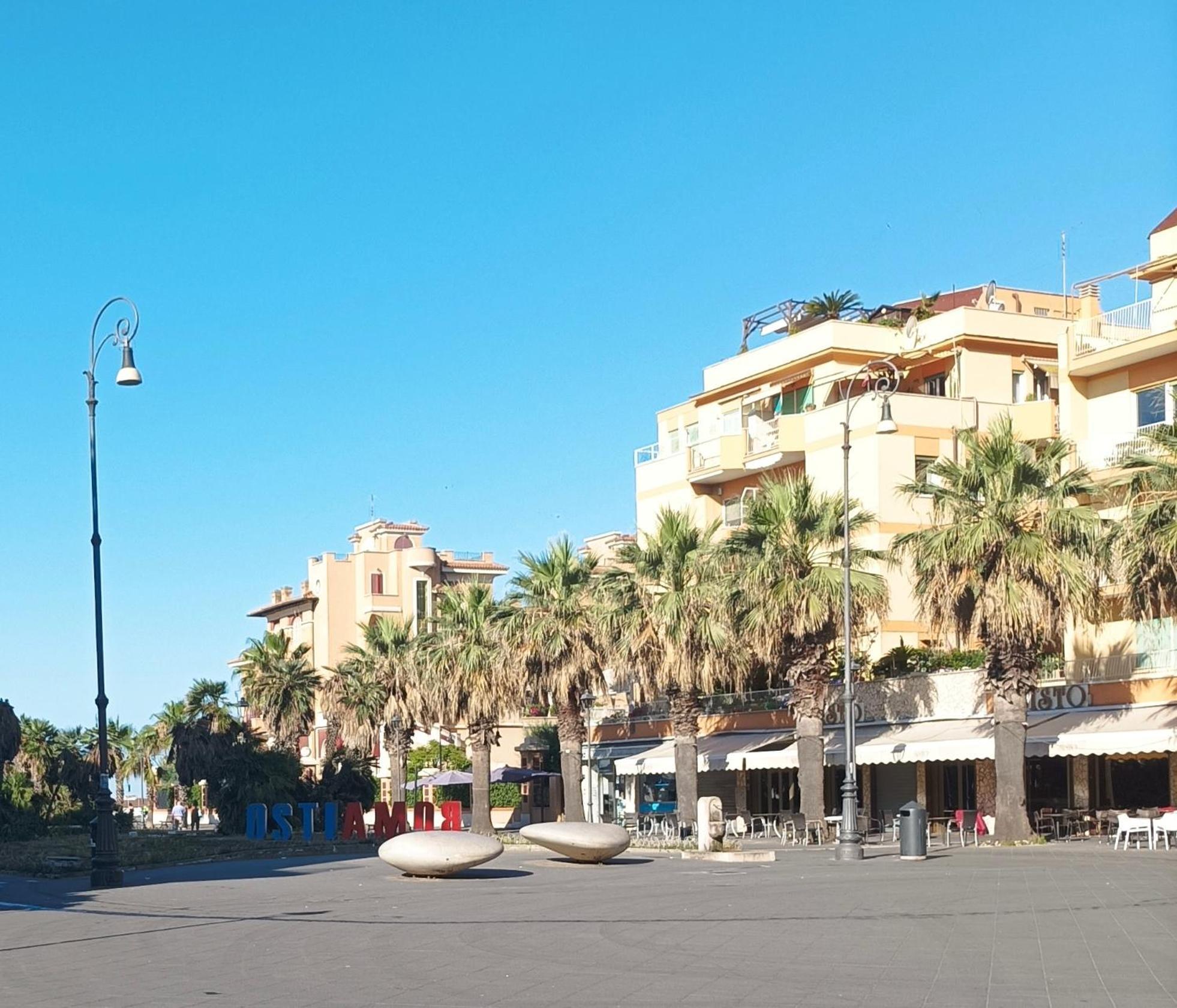Attico Con Terrazza In Via Dei Traghetti Lejlighed Lido di Ostia Eksteriør billede